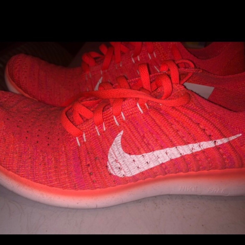 SUPER COMFY NIKE FREE RUNS